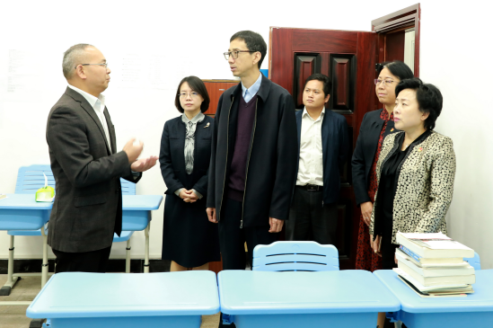 1573093172682281.png 黄国斌副厅长调研指导黄石教育信息化和校园安全工作349.png
